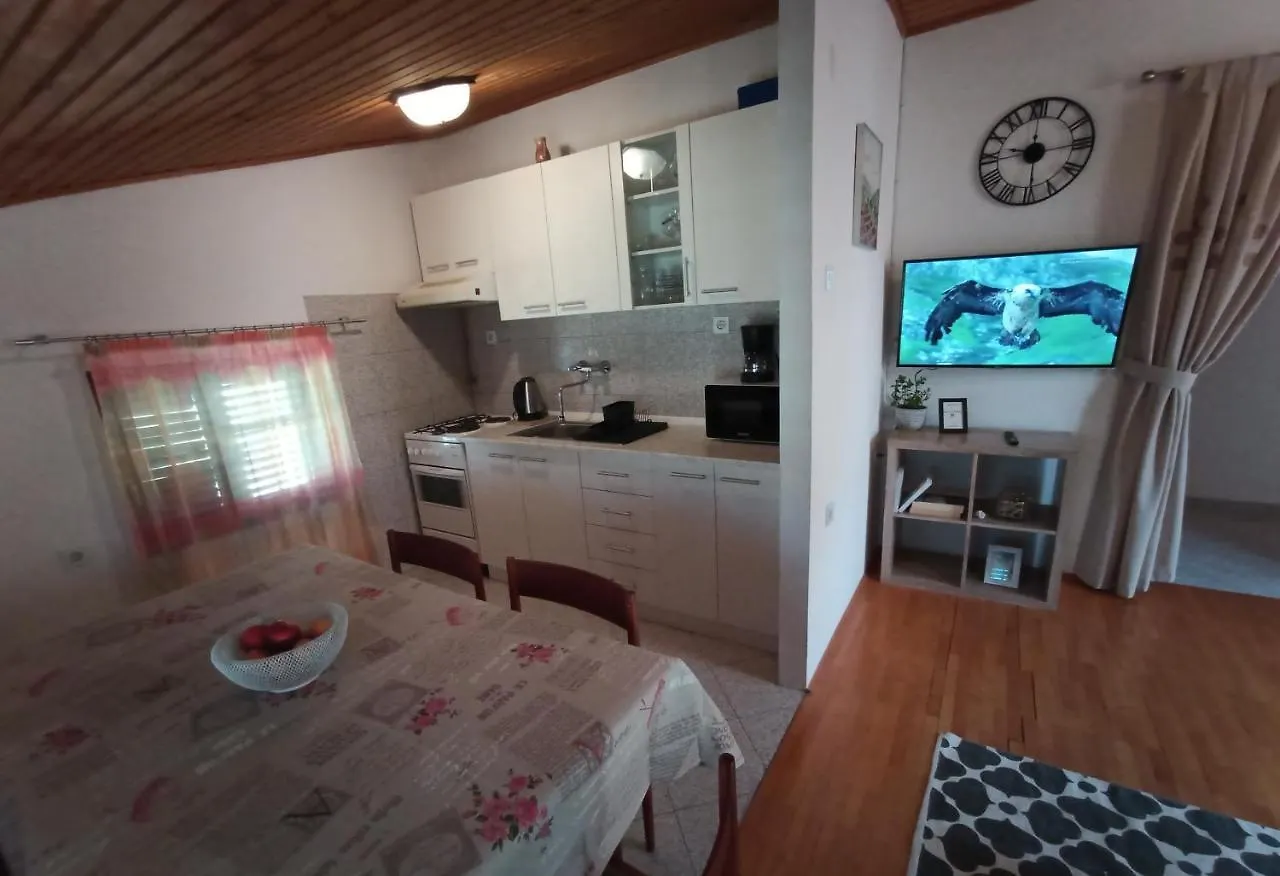 Apartments Katarina 노비비노돌스키