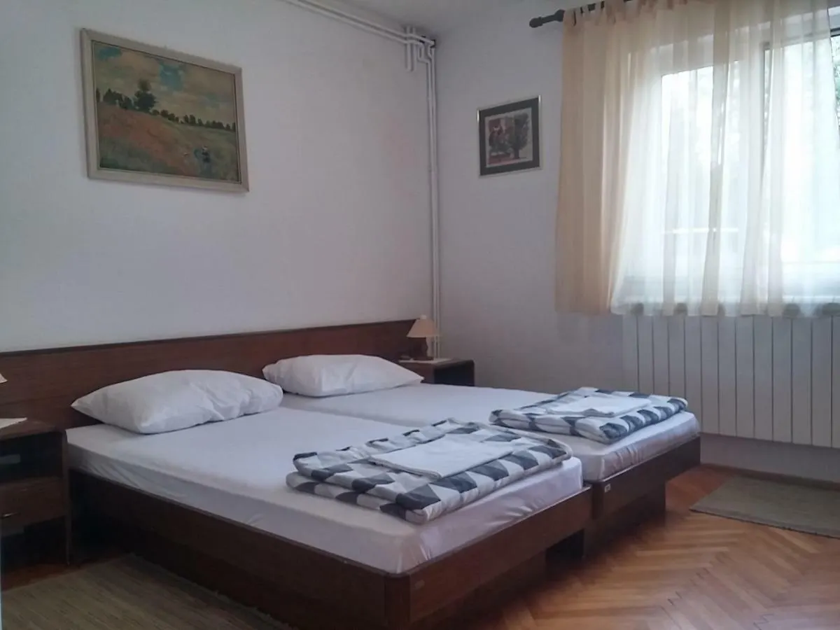 Apartments Katarina 노비비노돌스키